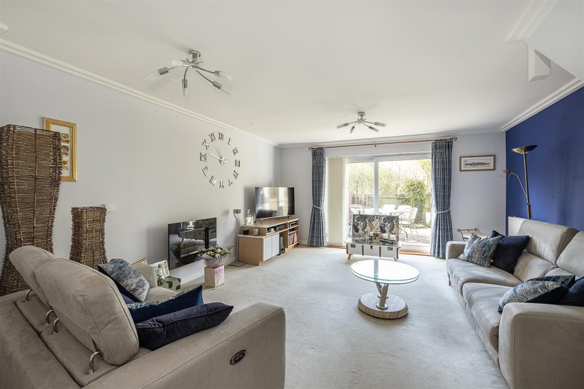 Images for Mulberry Mead, Hatfield