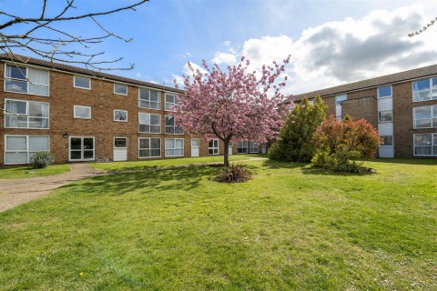 Meadow Close, London Colney, St. Albans - EAID:DANIELSSAAPI, BID:1