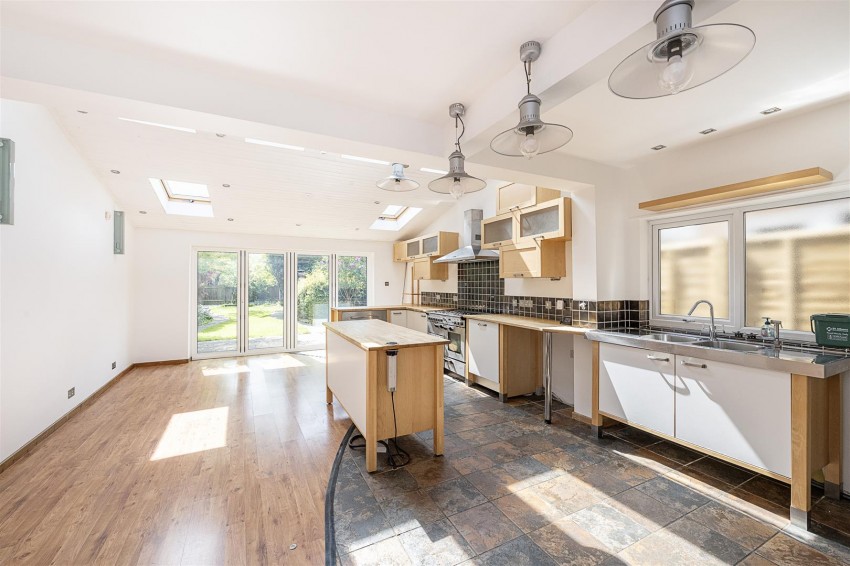 Images for Wynchlands Crescent, St. Albans