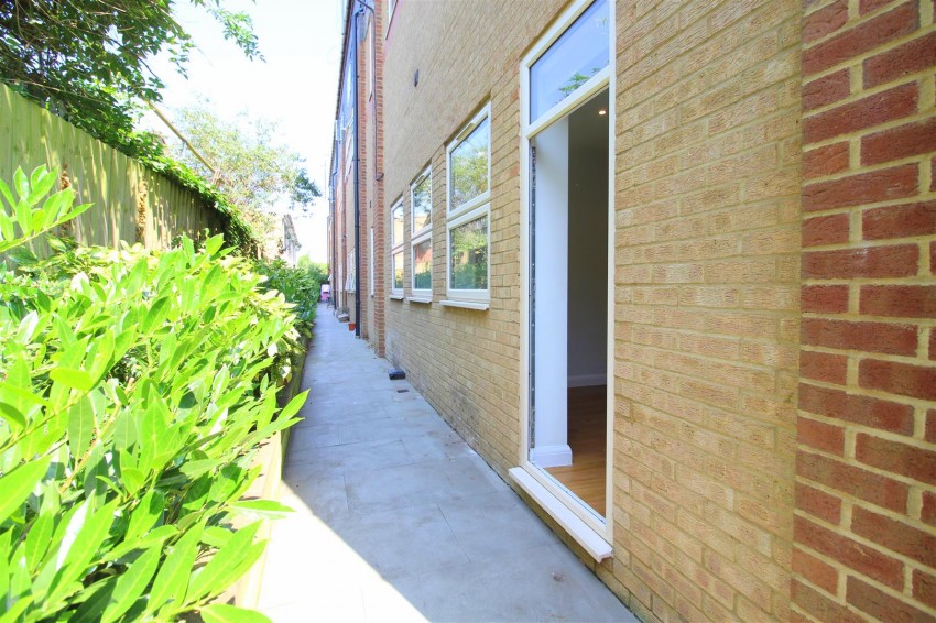 Images for Woodland Court, Soothouse Spring, St Albans